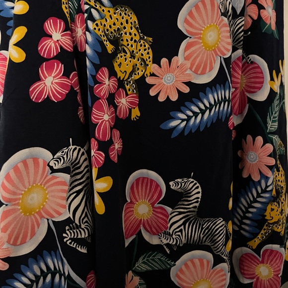 NWT Crown and Ivy Blouse - Picture 3 of 4